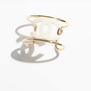 Cham.nel cuff  cha
