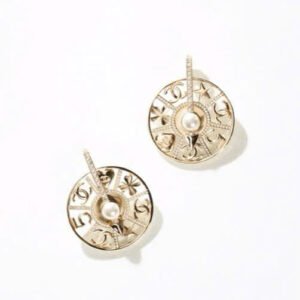 Cha.mnel crystal cc pearl
